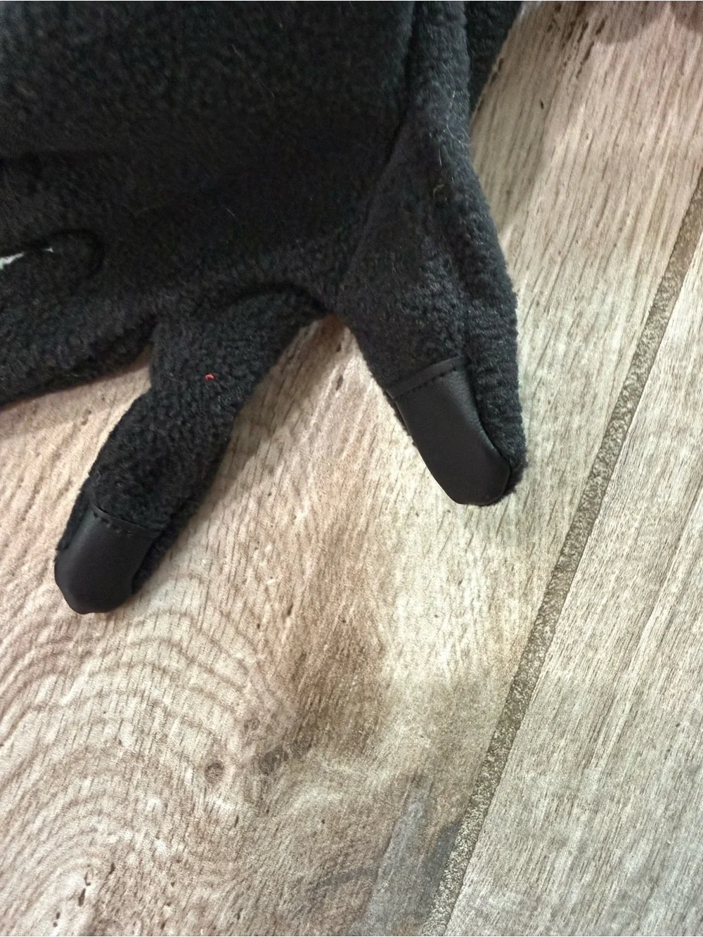 Nike Youth Black Fleece Gloves with Swoosh